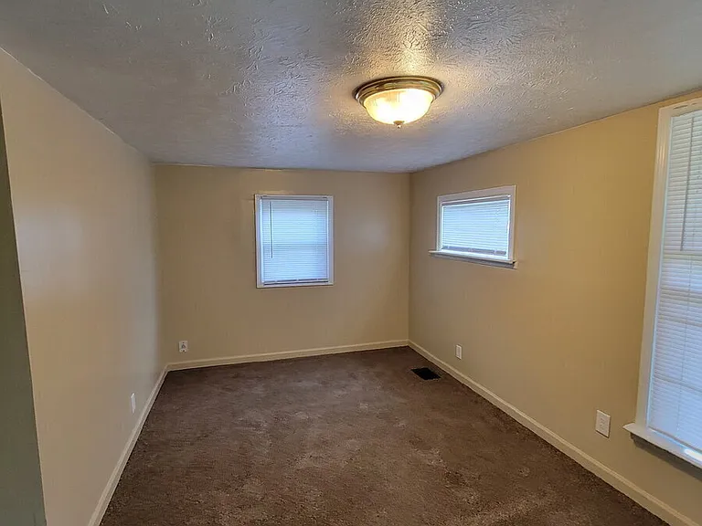 2631 Wade St — Photo 6