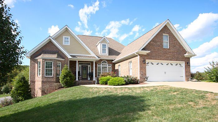 1st image of 208 Creek Side Ct