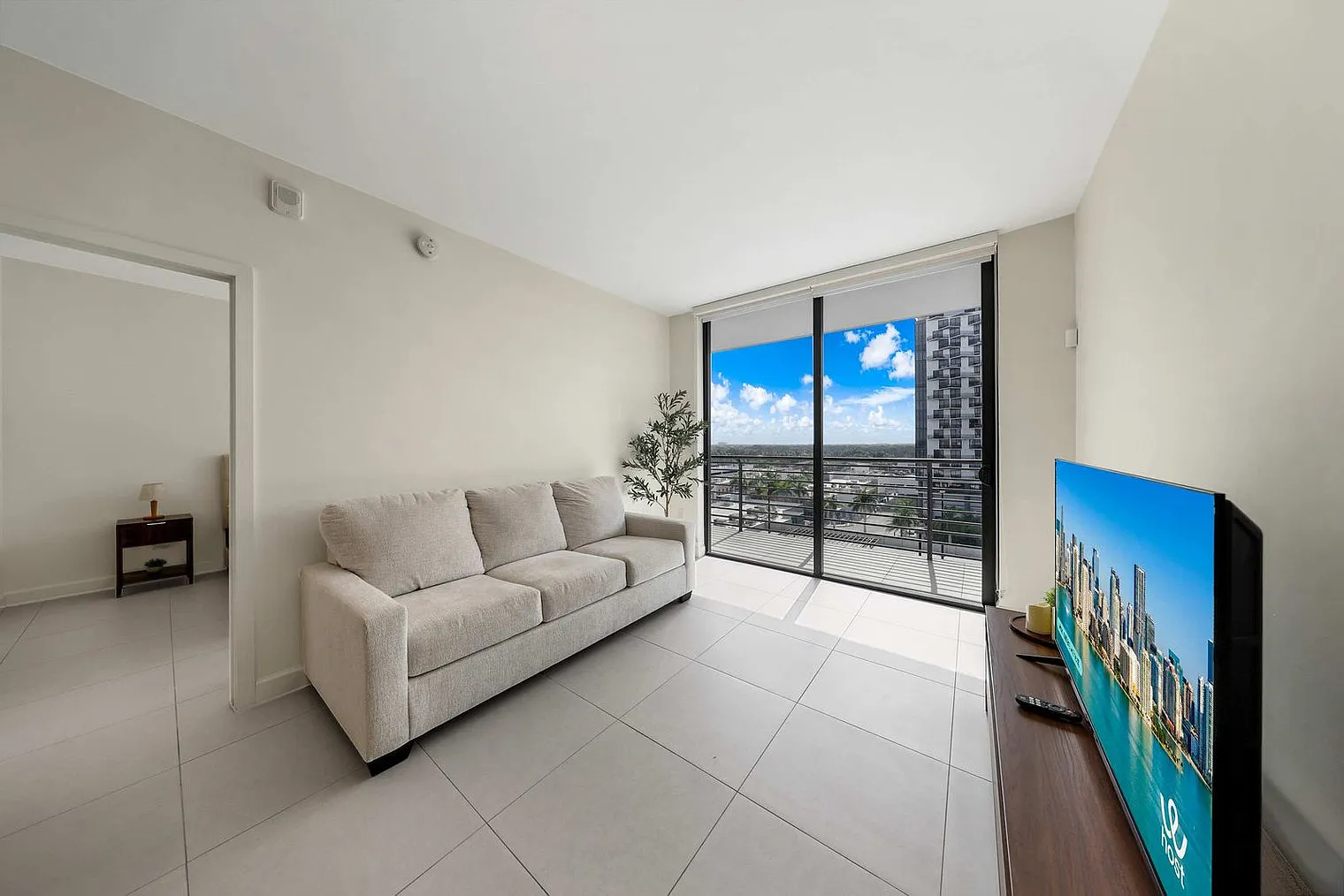 1 bed, 1.0 bath, $6,077 — Photo 1