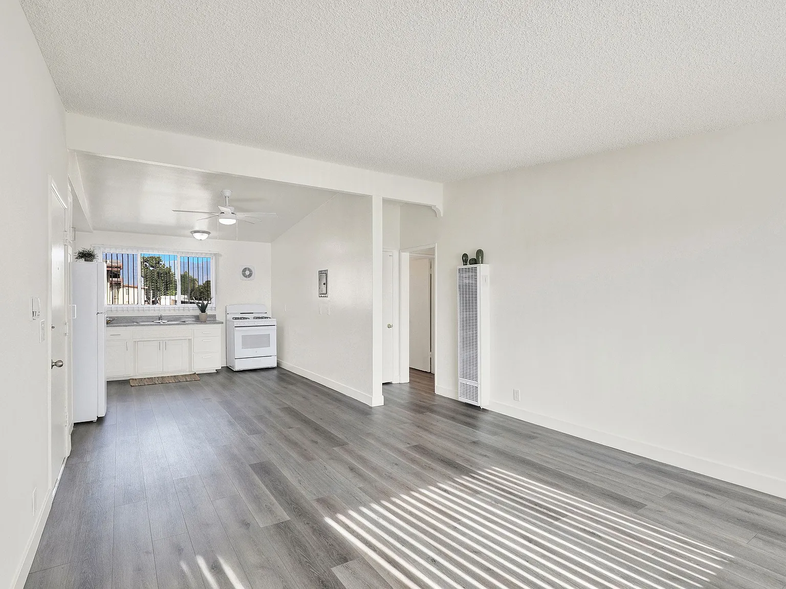 Serrano Apartments — Photo 1