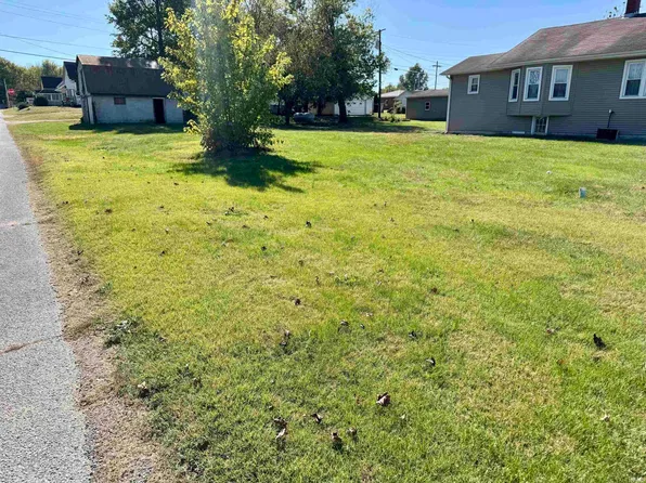 310 W Dale St, Oakland City, IN 47660