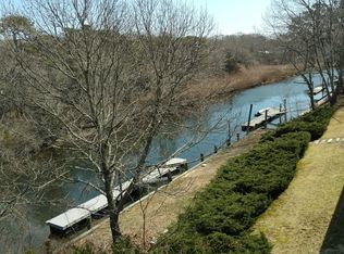 28 Squibnocket Dr, East Falmouth, MA 02536