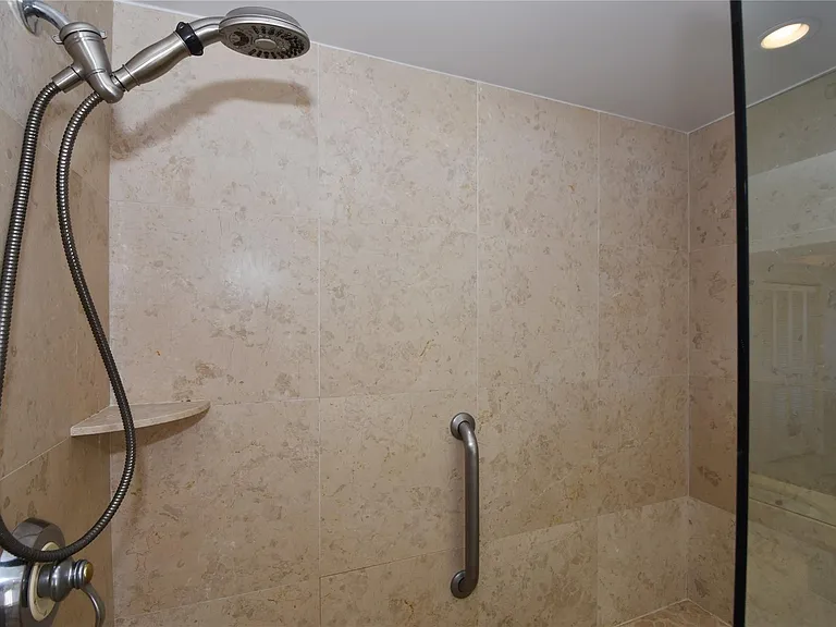 2051 SE 3rd St #509 — Photo 36