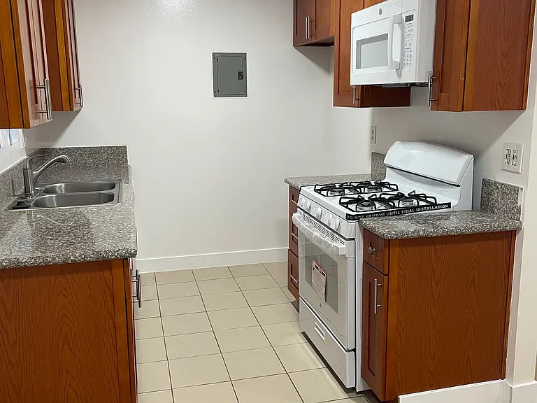 7255 Amigo Ave #4 — Photo 3