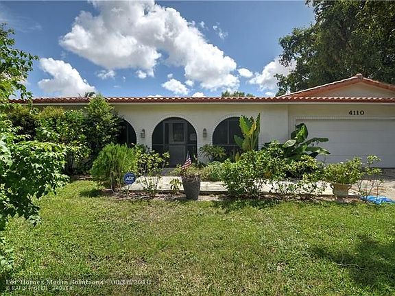 2nd image of 4110 Lake Dr