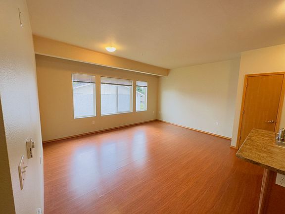 5th image of 12300 Ambaum Blvd SW #205