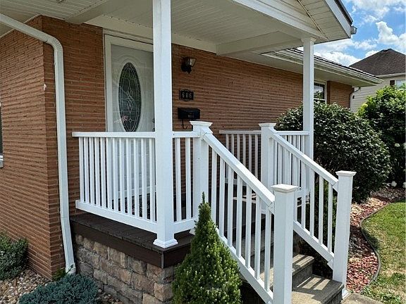 3rd image of 606 Walden Ave