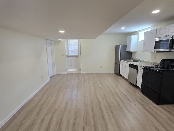 2nd image of 3015 Molly Pitcher Dr #2
