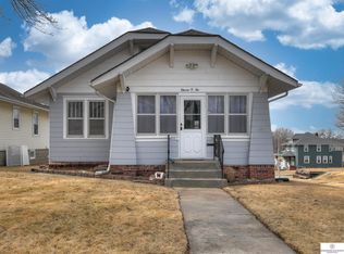 1102 S 43rd St, Omaha, NE 68105