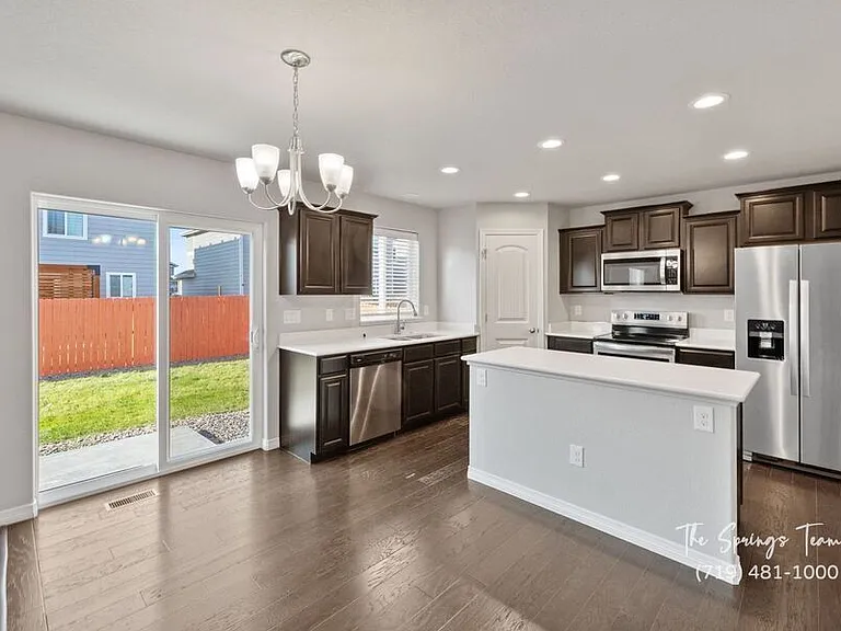 10898 Rowley Dr — Photo 14