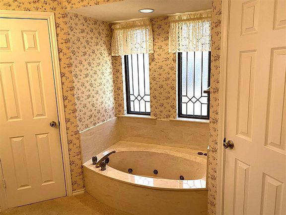 5th image of 1869 Larkspur Dr