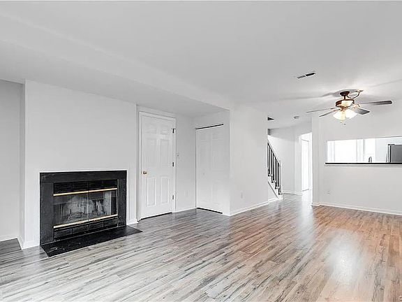 5th image of 2274 High Bush Cir