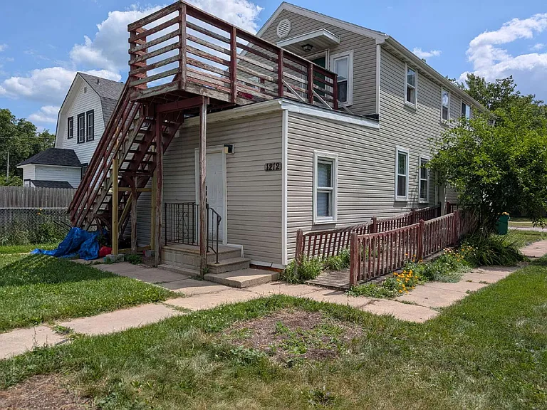 1212 S Chestnut Ave — Photo 25