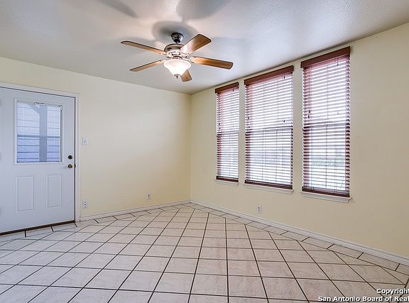 5th image of 2603 Crown Holw
