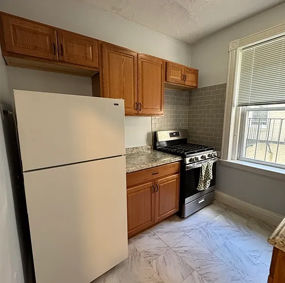 87 Gordon St #11 — Photo 6