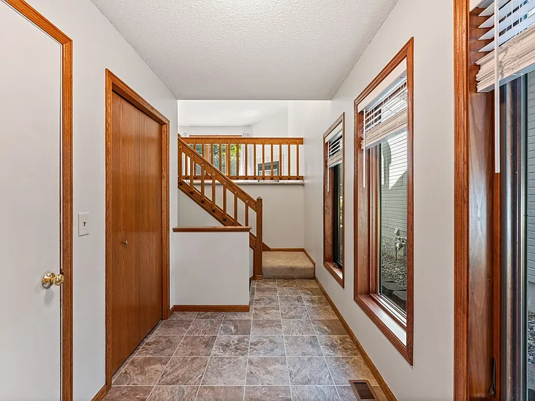 15465 Sussex Dr — Photo 16