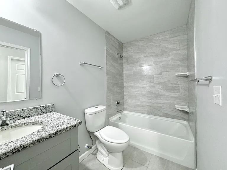 704 E Chestnut Ave — Photo 14