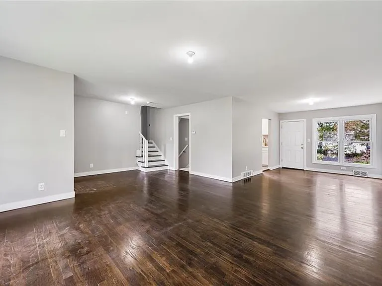 3 Mid Oaks Dr — Photo 9