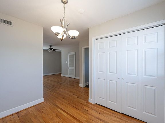 5th image of 100 Lewis Dr Unit 15D
