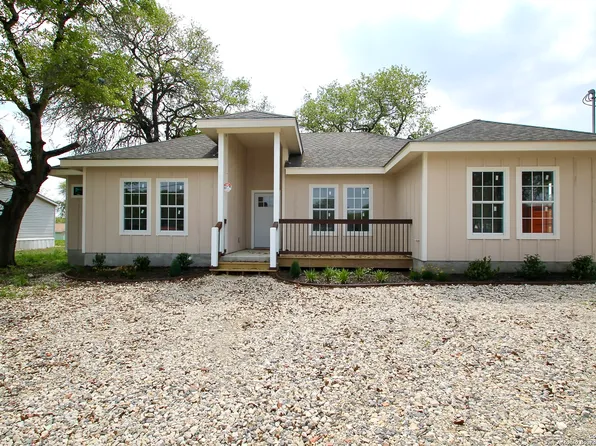 4306 Red Top Hill, Elmendorf, TX 78112