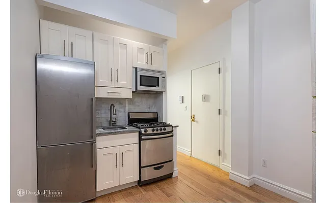 Rented by Douglas Elliman | media 10