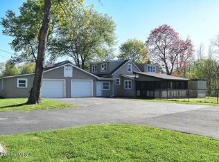 4 Renas Dr, Cohoes, NY 12047