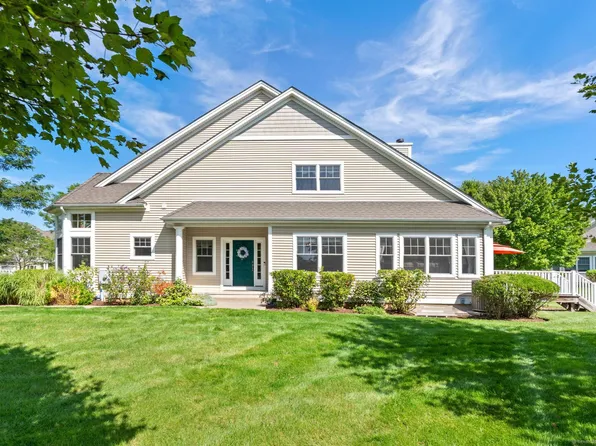 2 Seminole Way, Bloomfield, CT 06002