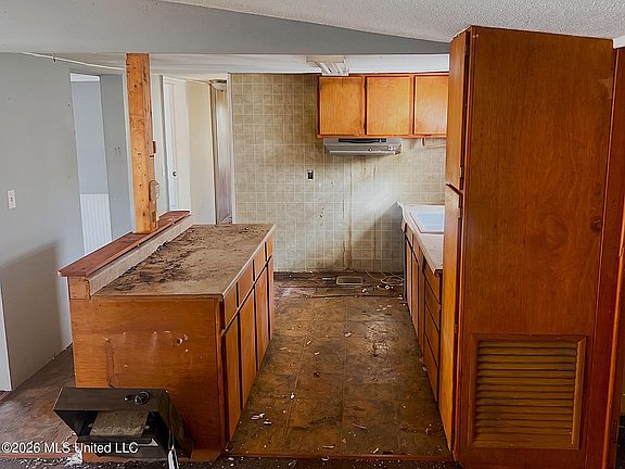 2nd image of 146 Lady Marian Rd