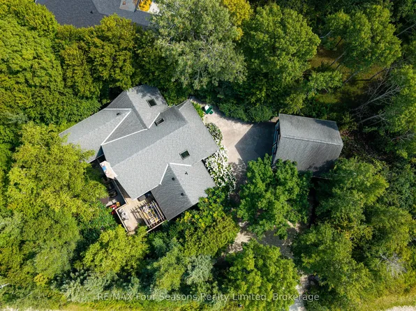 129 Davos Dr, The Blue Mountains, ON L9Y 0S9