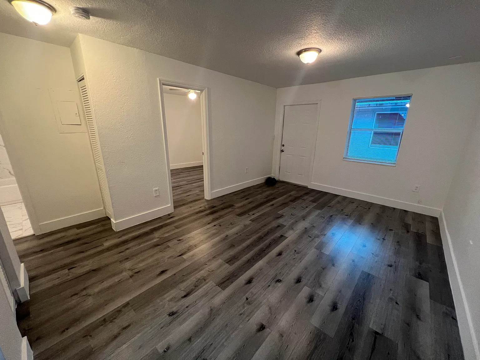 2 bed, 1.0 bath, 700 sqft, $1,795 — Photo 4