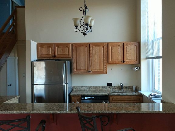 2nd image of 6104 Villa At The Wood Floor 6