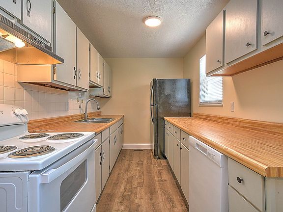 4th image of 109 Northwood Pl