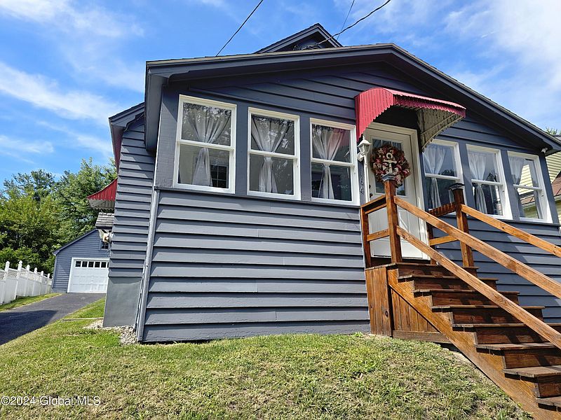 2nd image of 164 Brookside Avenue