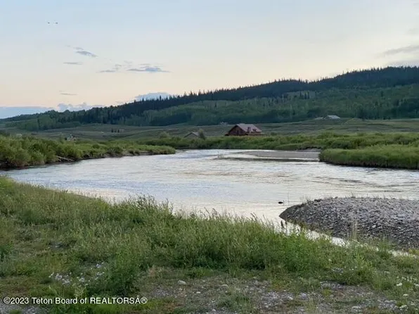 22 River Rd, Cora, WY 82925