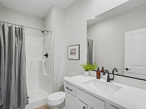5th image of 2712 Fleur Dr
