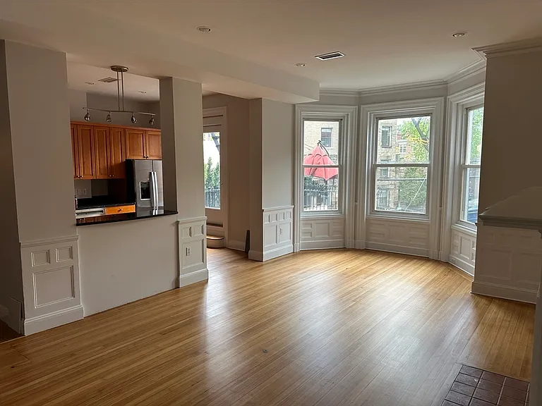 1757 Beacon St #1A — Photo 3