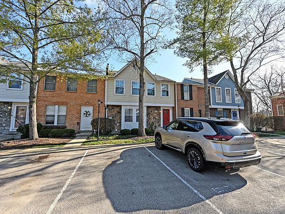 2nd image of 844 Woodlyn Dr S