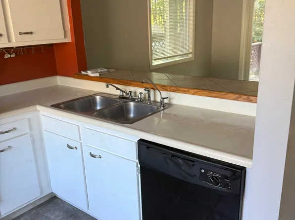 378 Portland Rd APT 2, Gray, ME 04039