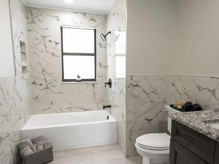 3303 Avenue F — Photo 13