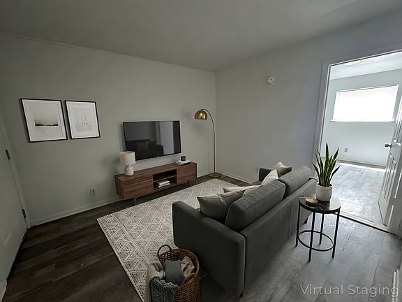 5th image of 1405 N Gray St #9