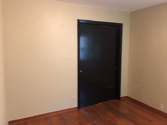 5th image of 2207 N Moody Ave