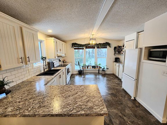 12861 Old Hope Rd, Peace River, BC V0C 1H0 | MLS #262763387 | Zillow