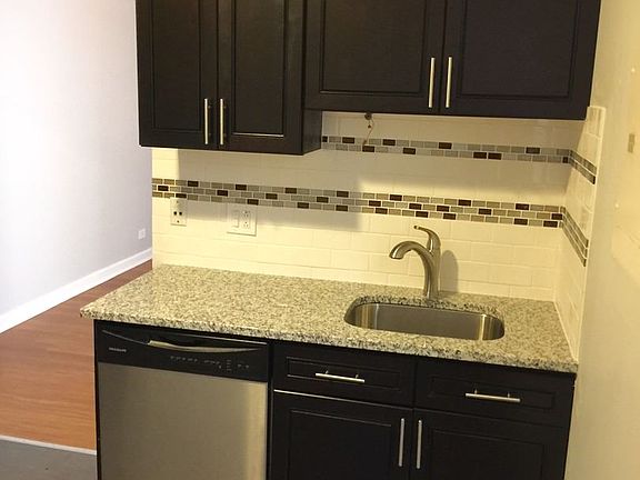 5th image of 3631-41 W Dickens Ave #1A