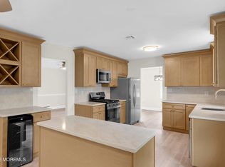 22 Abbey Road, Brick, NJ 08723