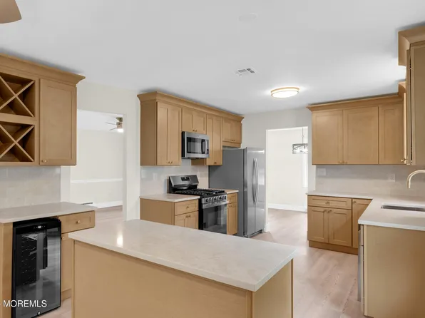 22 Abbey Road, Brick, NJ 08723