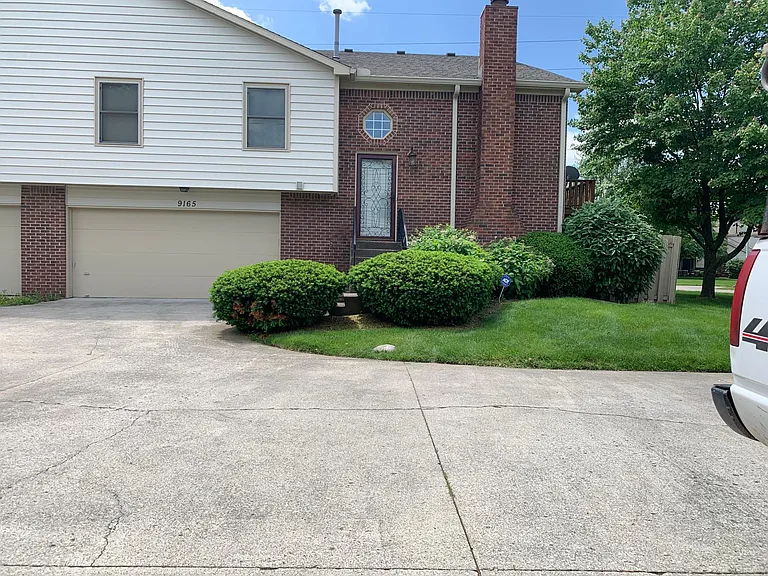 9165 Cinnebar Dr — Photo 2