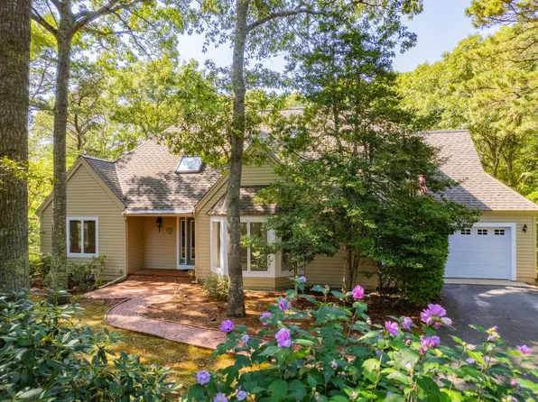 153 Uncle Percys Road, Mashpee, MA 02649