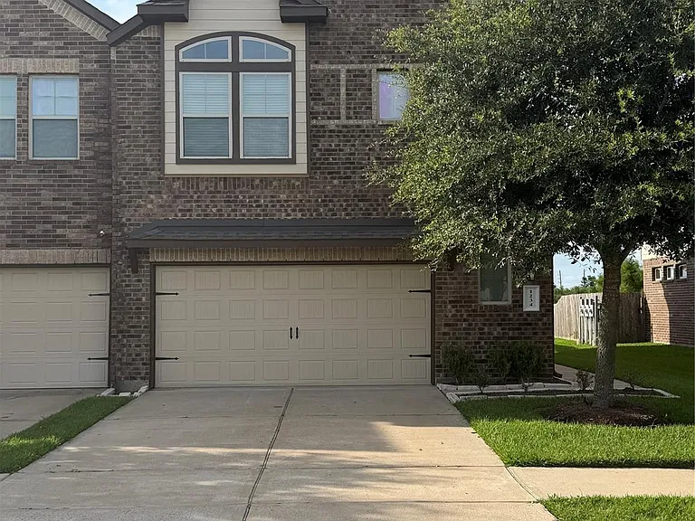 1234 Willow Plains Ln — Photo 1