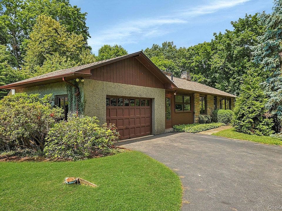 1st image of 15 Grandview Lane