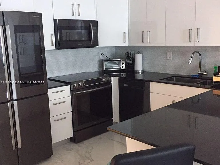 2301 Collins Ave #1503 — Photo 5